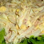 Рецепт салата с кальмарами и яйцом сыром