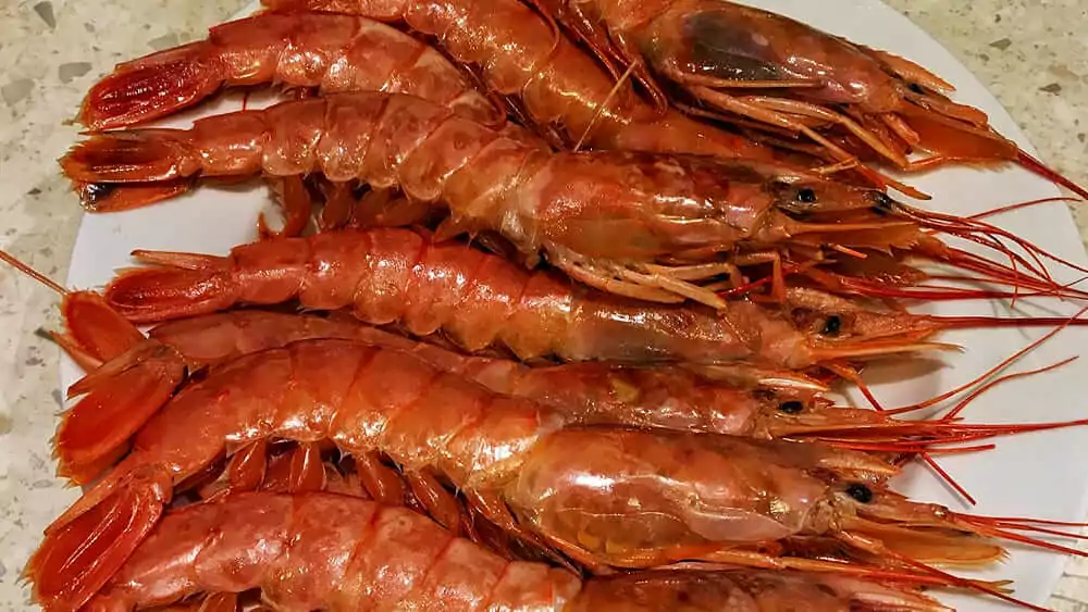 Рецепт жарки лангустин с чесноком на сковородке