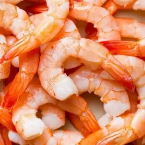 Цена на Креветки коктейльные очищенные 200-300 за 1 кг.